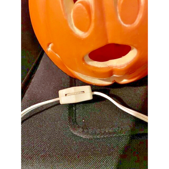 Vintage Disney Mickey and Minnie Mouse Halloween Pumpkin Blow Mold with Light - Picture 6 of 9